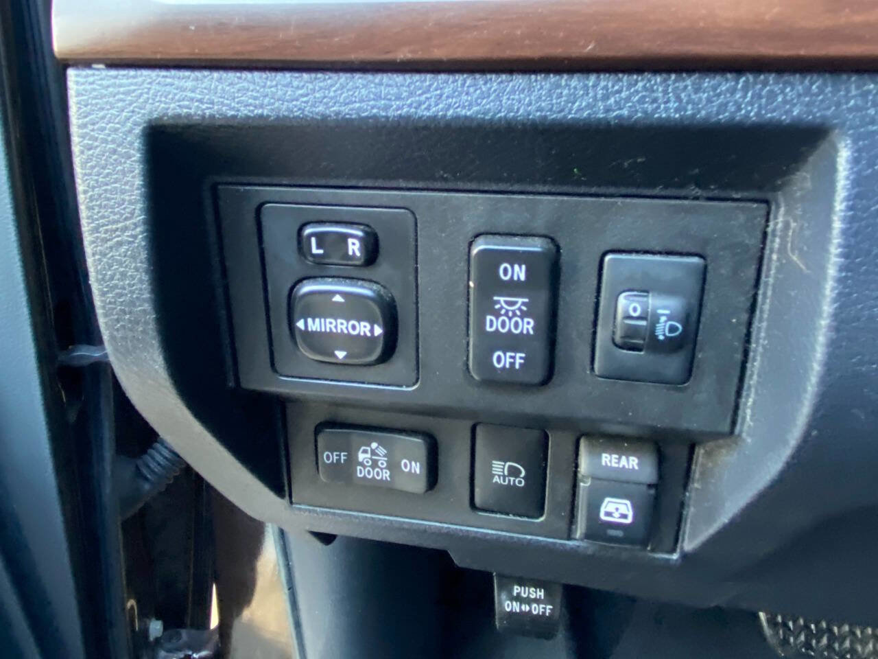 Used 2018 Toyota Tundra Limited w/ Limited Premium Package image 22