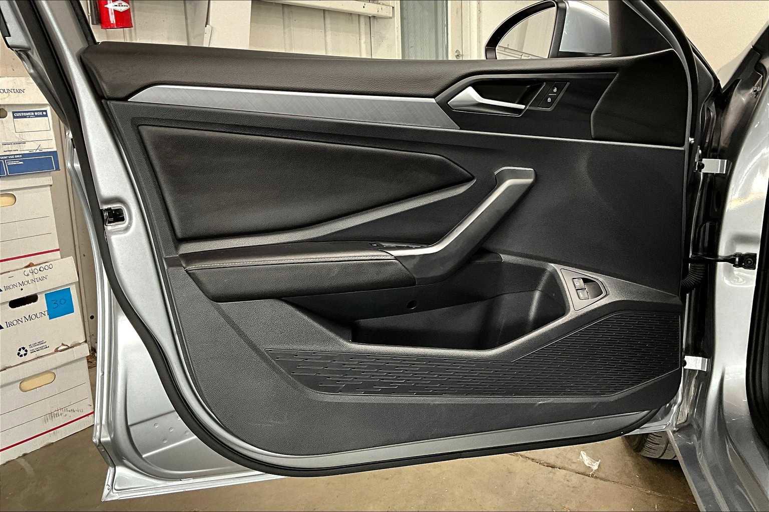 Used 2024 Volkswagen Jetta SE image 25