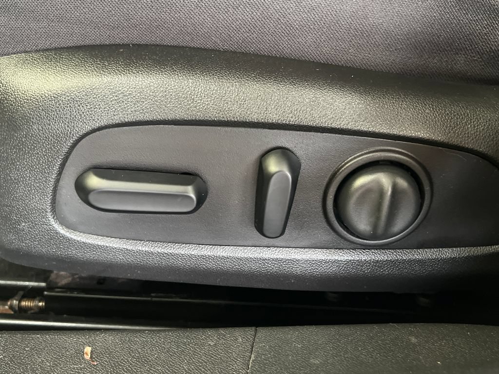 Used 2018 Chevrolet Malibu LT w/ Driver Confidence Package FWD image 33