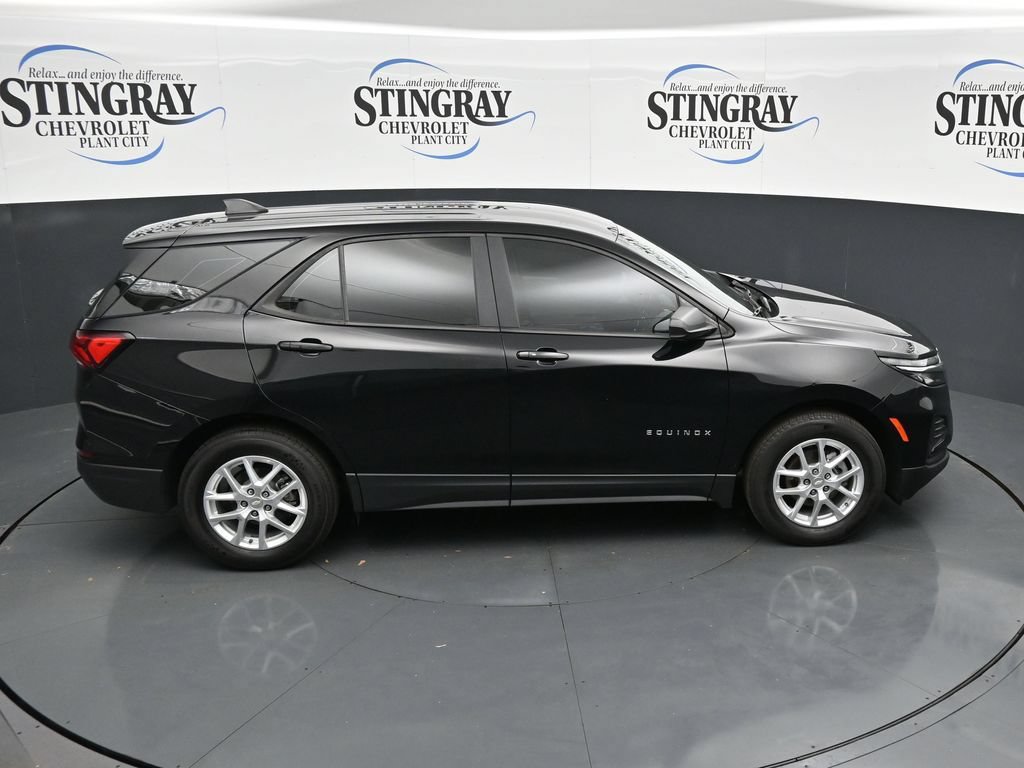 Used 2023 Chevrolet Equinox LS FWD image 28