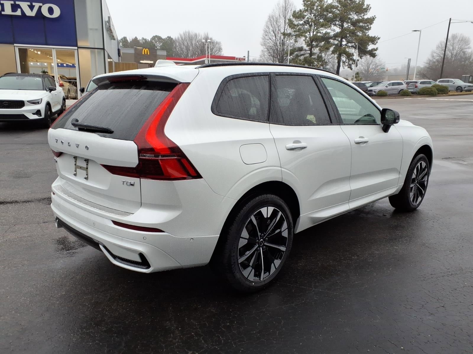 New 2026 Volvo XC60 T8 Plus w/ Protection Package Premier AWD/4WD image 3