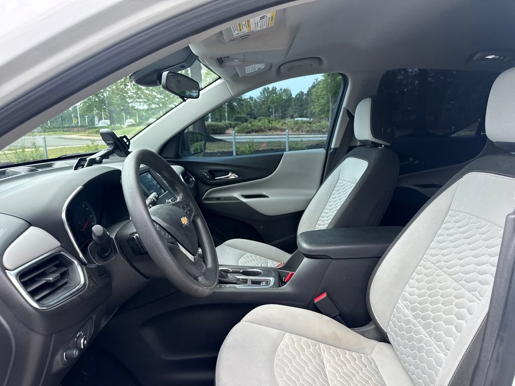 Used 2021 Chevrolet Equinox LS w/ LS Convenience Package FWD image 12