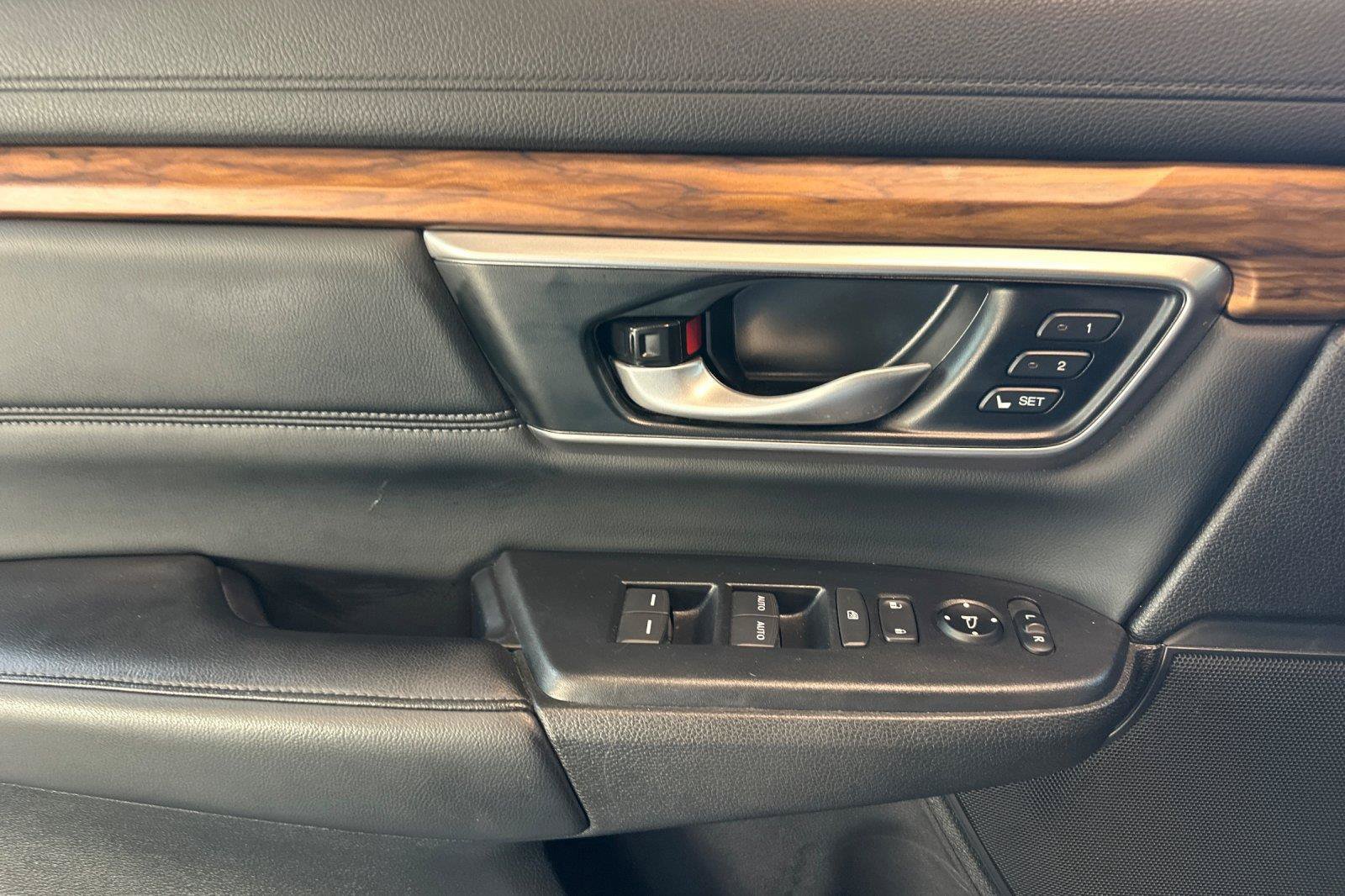 Used 2022 Honda CR-V Touring image 10