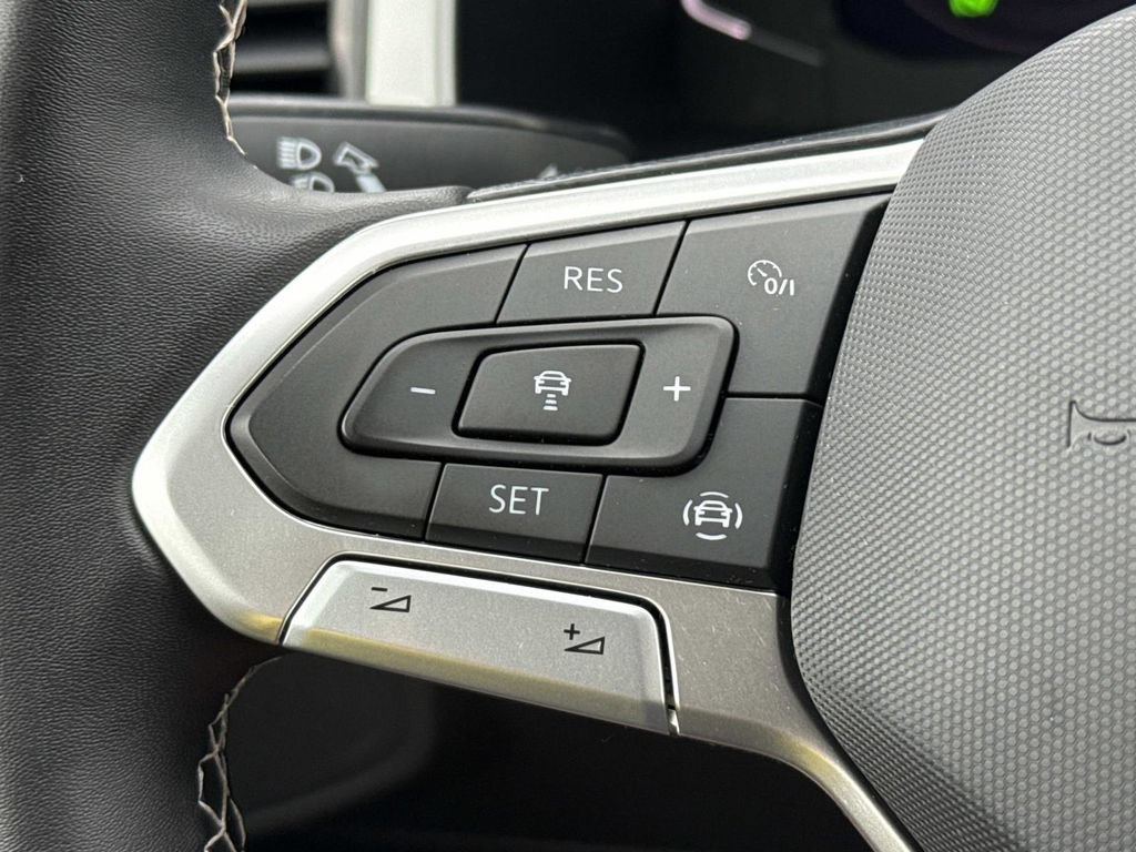 Used 2023 Volkswagen Atlas SE AWD/4WD image 22