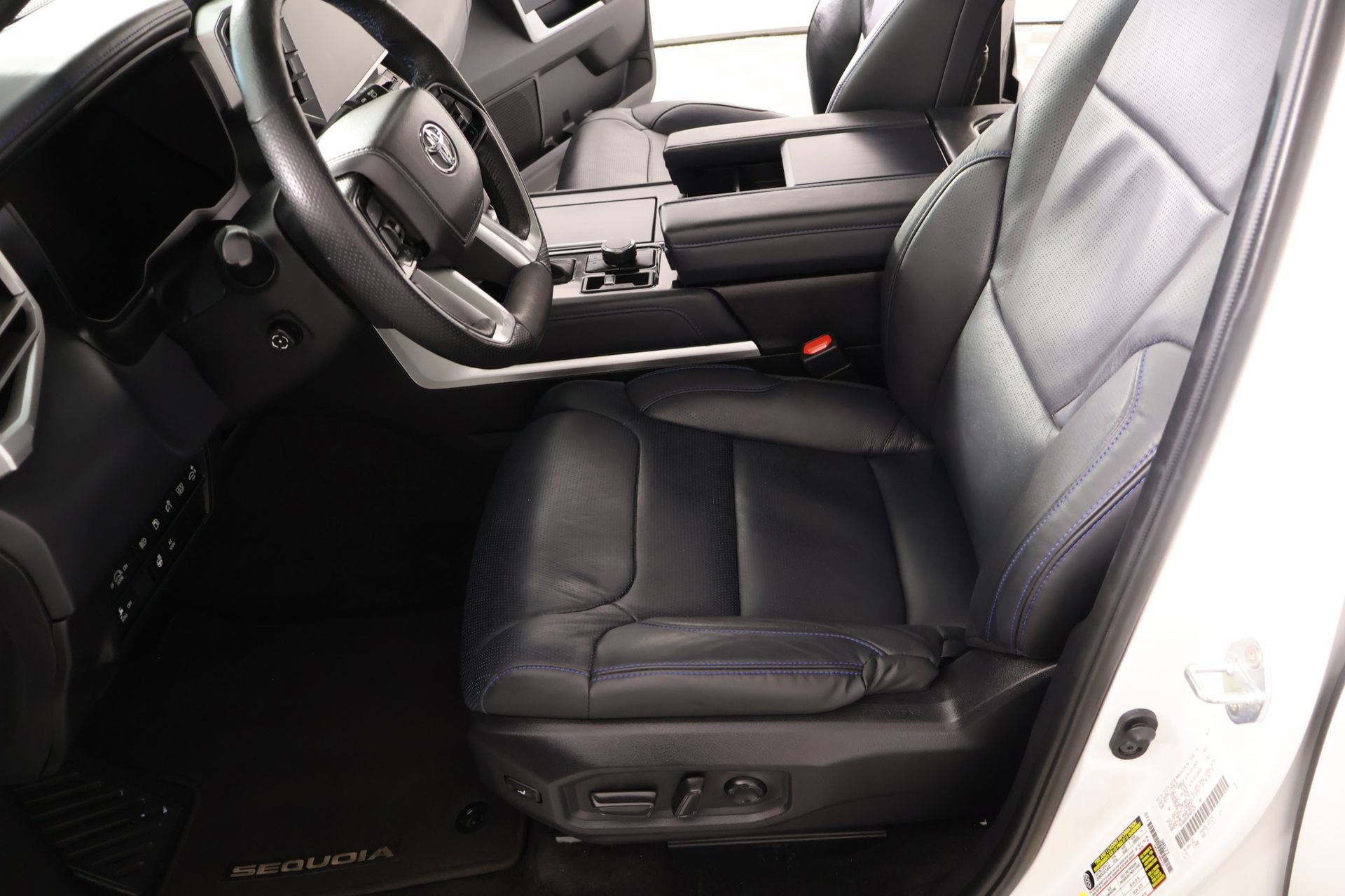 Used 2024 Toyota Sequoia Platinum AWD/4WD image 11