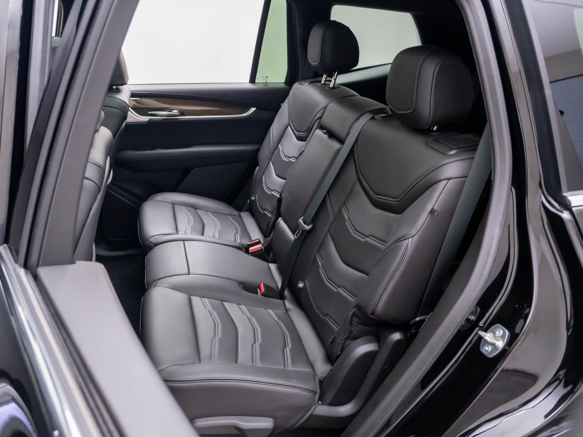 Certified 2025 Cadillac XT6 Premium Luxury w/ Platinum Package image 20