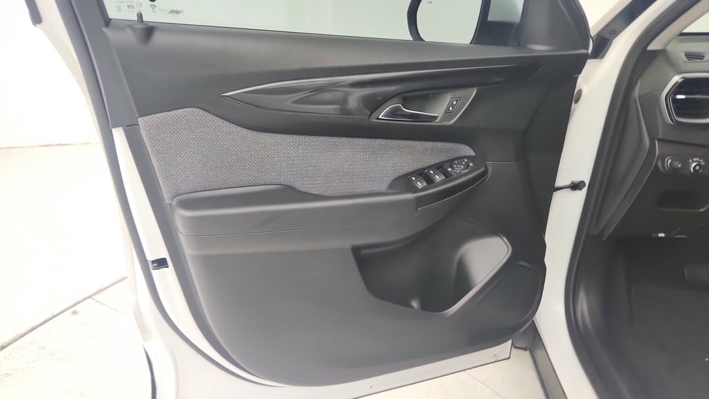 Certified 2024 Chevrolet TrailBlazer LT w/ Driver Confidence Package FWD image 19