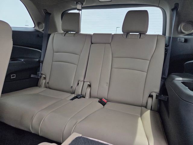 Used 2021 Honda Pilot Touring image 14