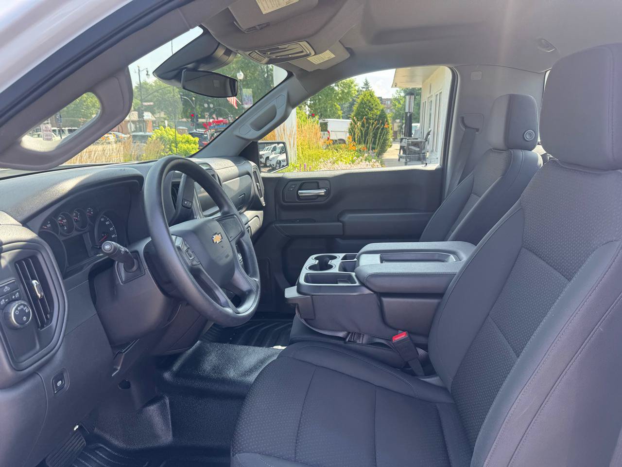 Used 2025 Chevrolet Silverado 1500 W/T RWD image 13