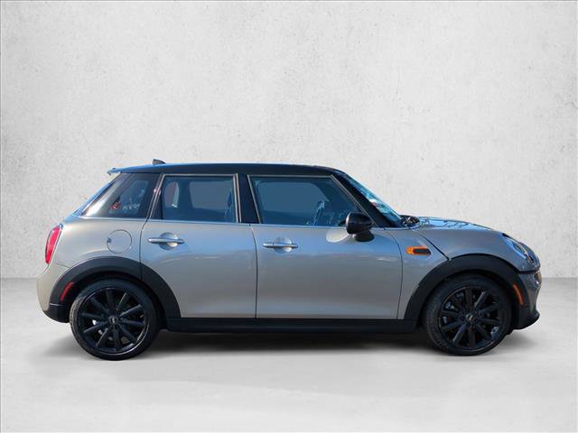 Used 2016 MINI Cooper 4-Door Hardtop image 4