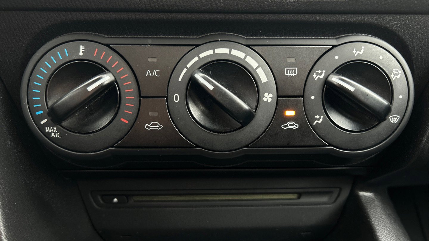 Used 2014 MAZDA MAZDA3 i Sport image 24