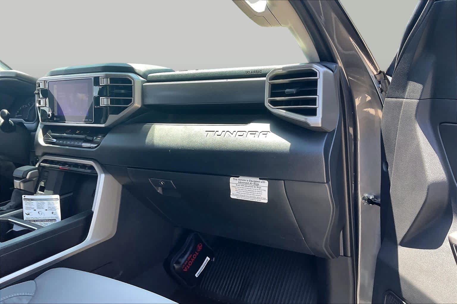 Used 2022 Toyota Tundra SR5 AWD/4WD image 17