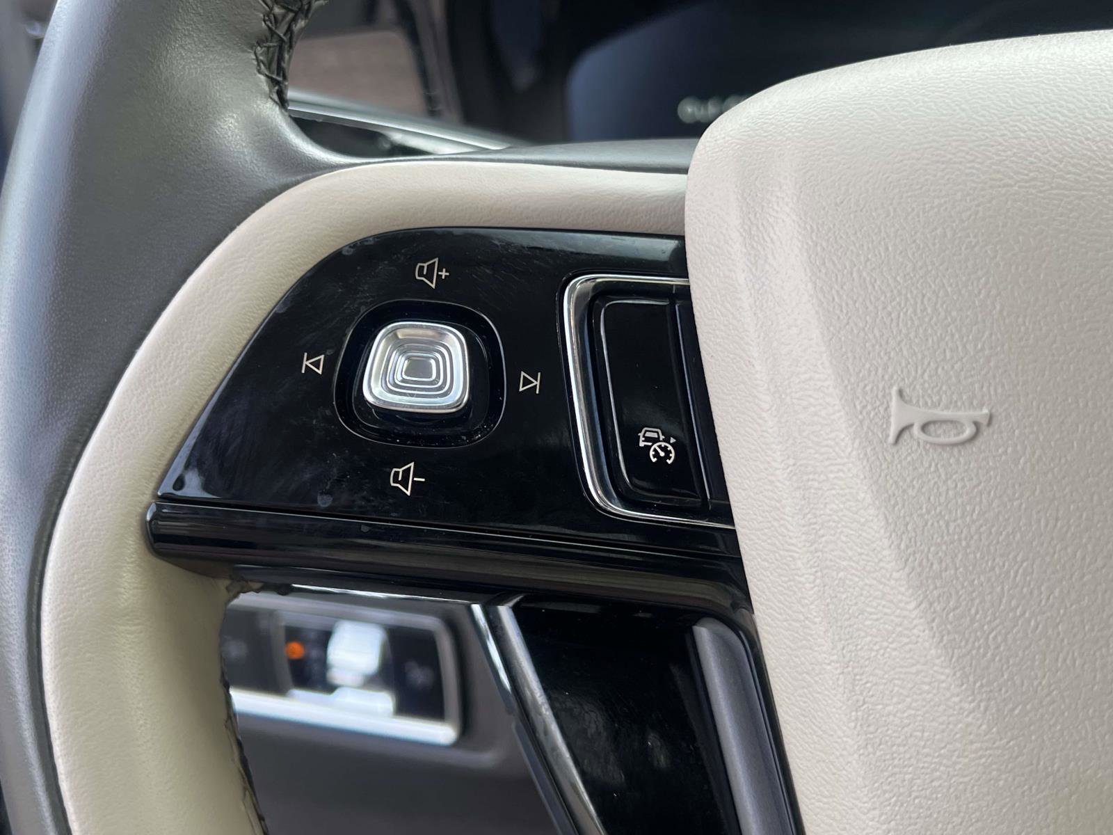 Used 2022 Lincoln Corsair Reserve w/ Equipment Group 201A image 22