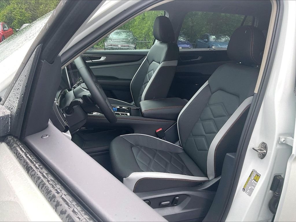 New 2026 Volkswagen Atlas Peak Edition AWD/4WD image 11