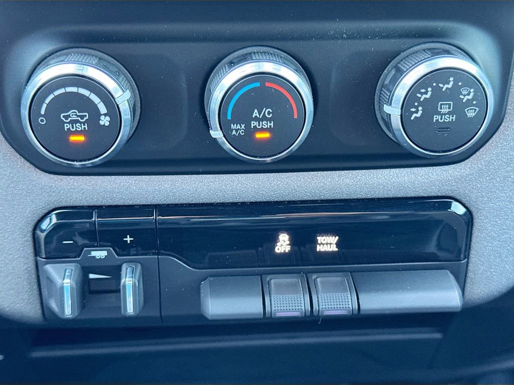 Used 2021 RAM 2500 Tradesman w/ Chrome Appearance Group image 18