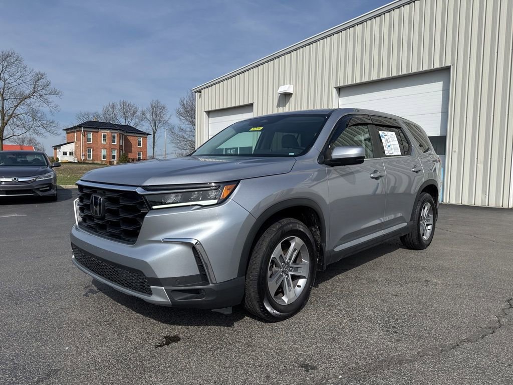 Used 2025 Honda Pilot EX-L image 3
