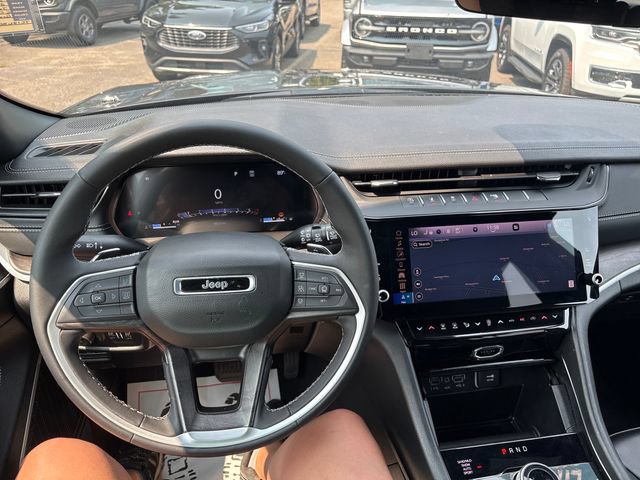 Used 2026 Jeep Grand Cherokee Limited w/ Limited Altitude Package AWD/4WD image 10