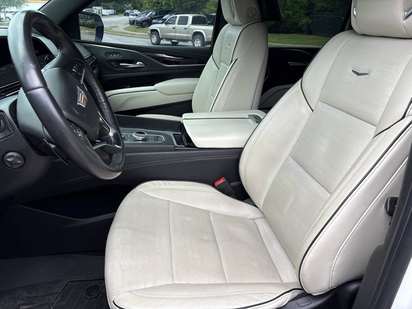 Used 2022 Cadillac Escalade Sport w/ Touring Package AWD/4WD image 15