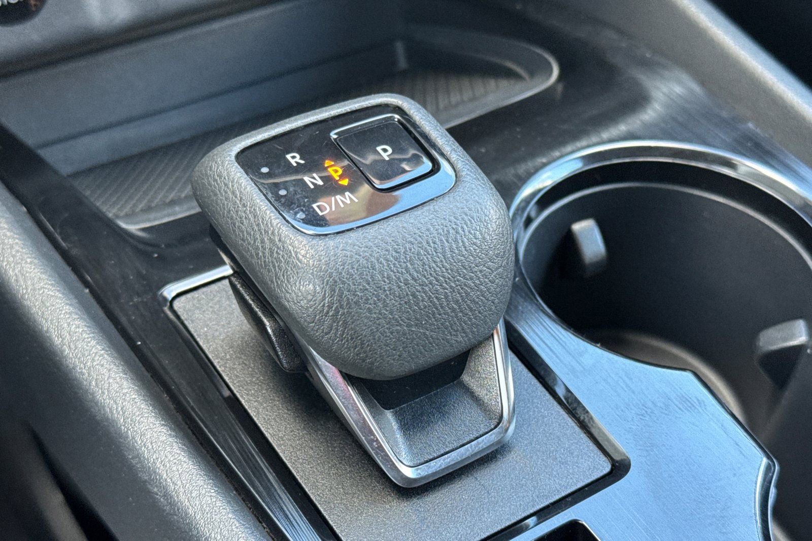 Used 2024 Nissan Rogue SV image 23