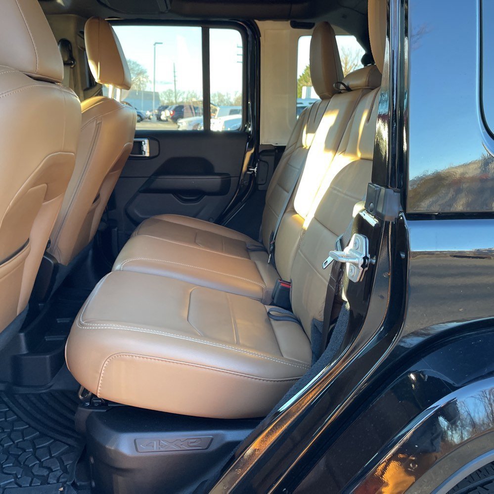 Used 2021 Jeep Wrangler Unlimited Sahara w/ Cold Weather Group image 13