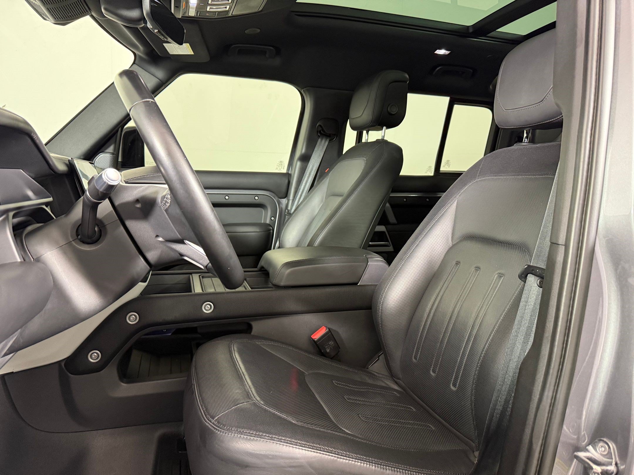 Used 2022 Land Rover Defender 110 X-Dynamic HSE AWD/4WD image 5