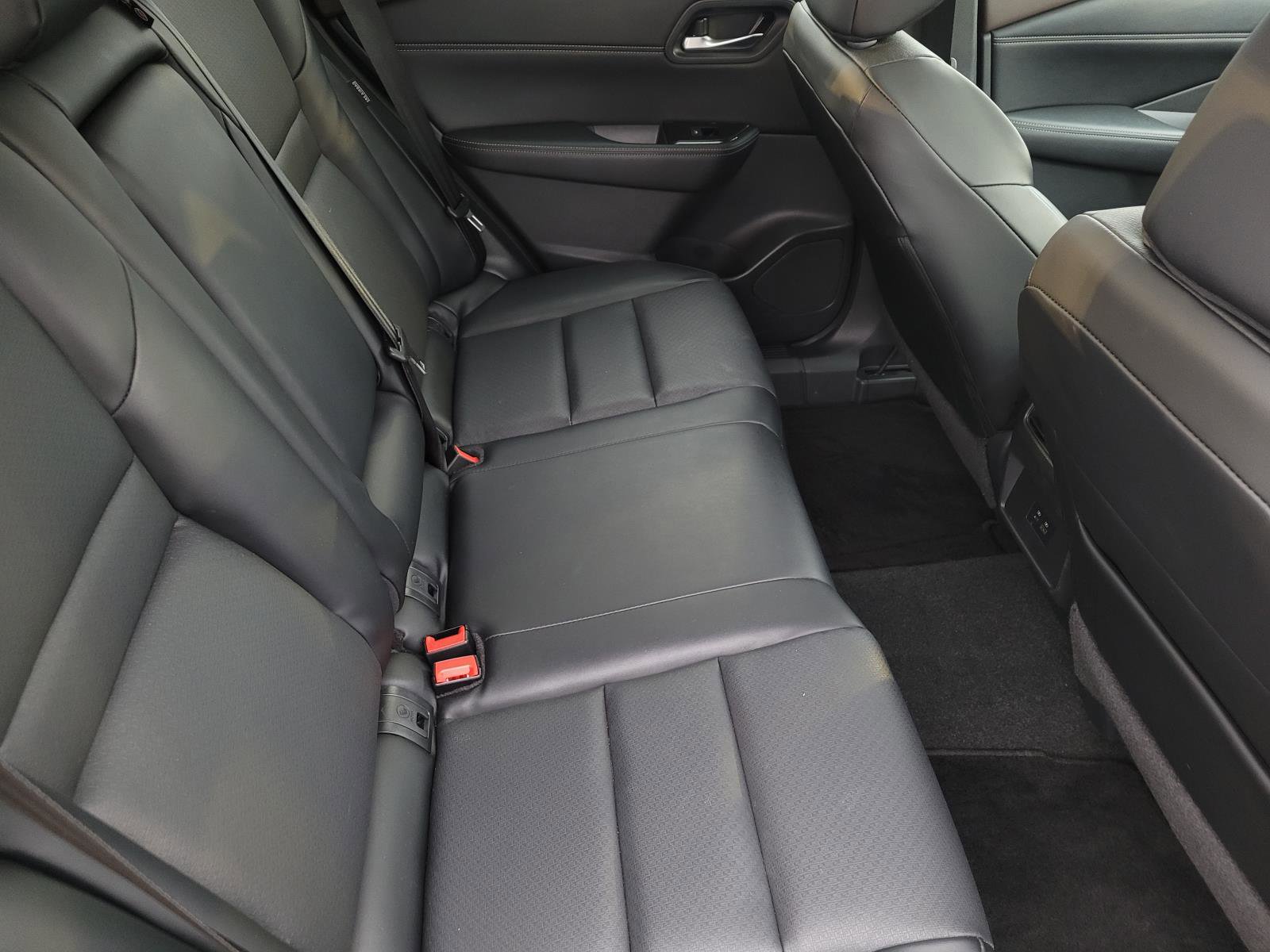 Used 2023 Nissan Rogue SV w/ SV Premium B Package FWD image 13