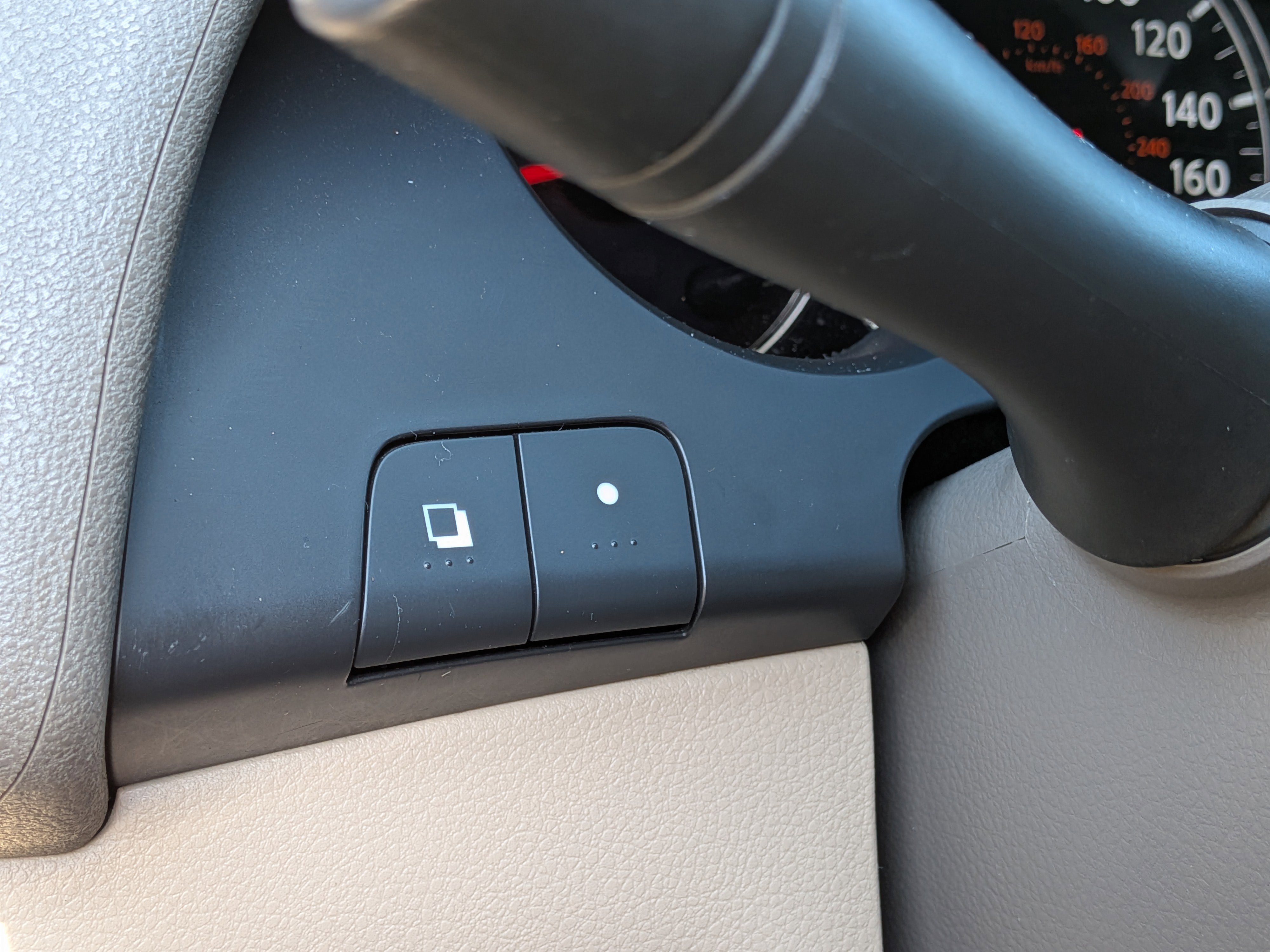 Used 2010 Nissan Altima 2.5 S FWD image 23