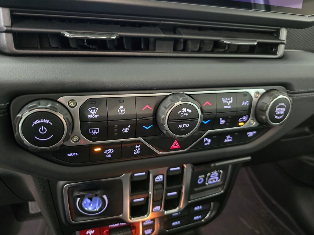 New 2025 Jeep Wrangler Unlimited Rubicon 392 image 23