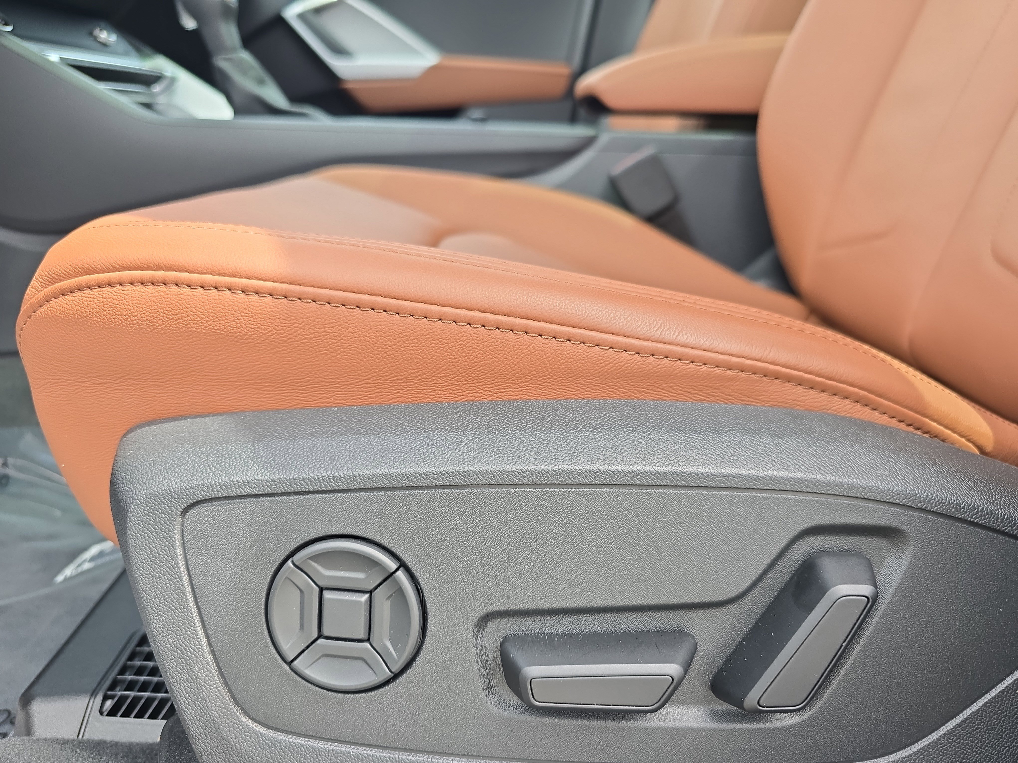 Certified 2025 Audi Q3 2.0T Premium Plus w/ Premium Plus Package image 26