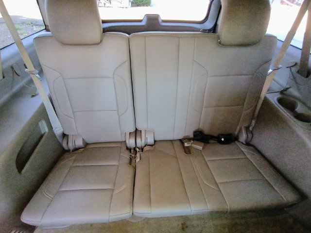 Used 2015 Chevrolet Suburban LT RWD image 58