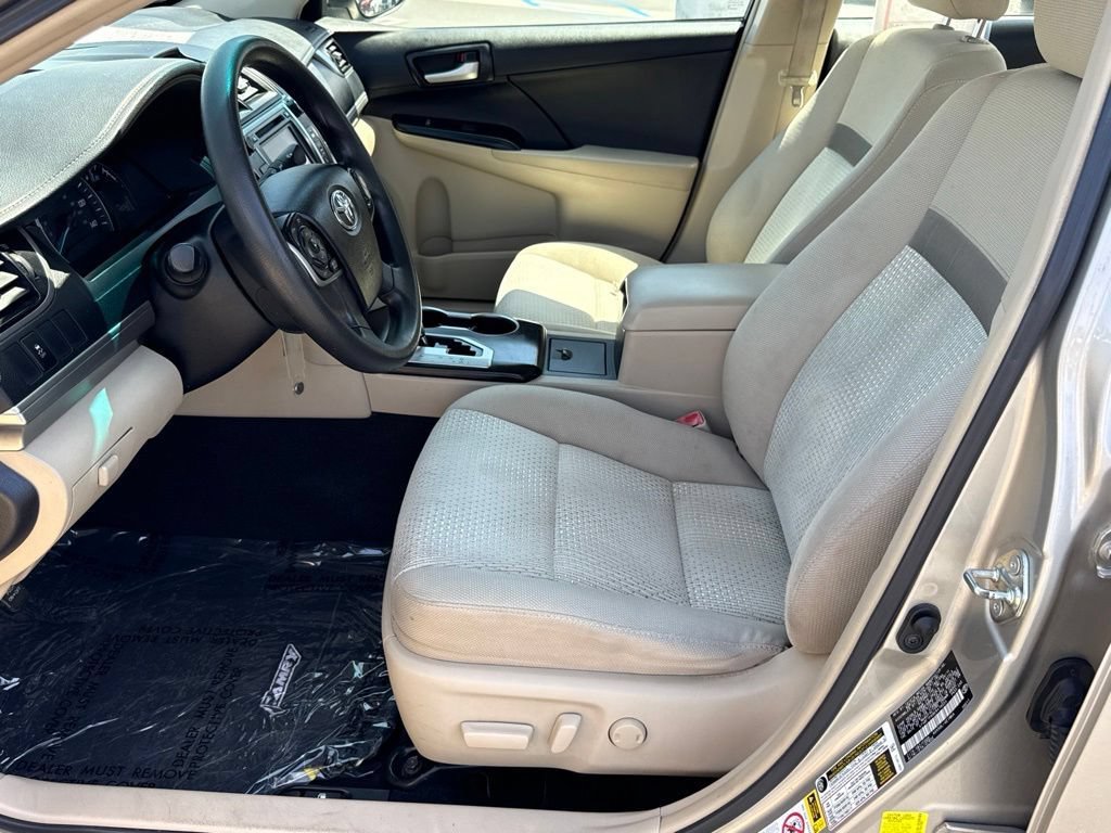 Used 2014 Toyota Camry LE FWD image 19