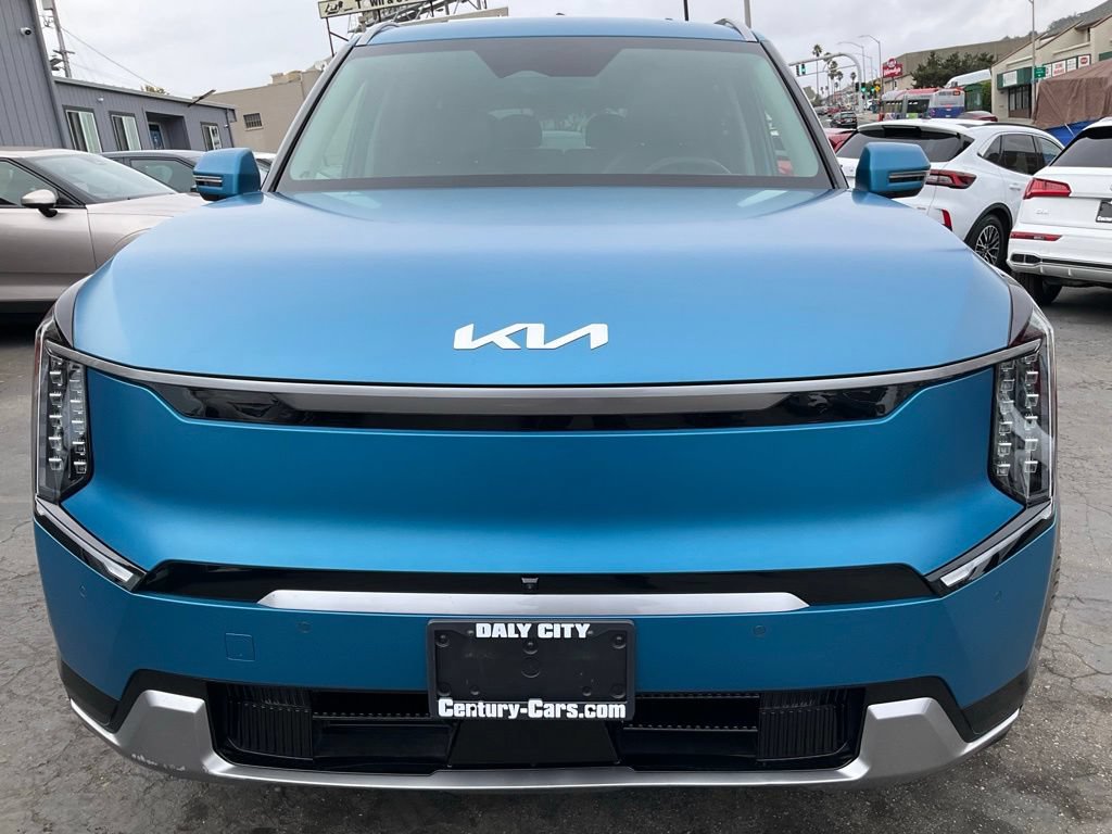 Used 2024 Kia EV9 Land AWD/4WD image 2