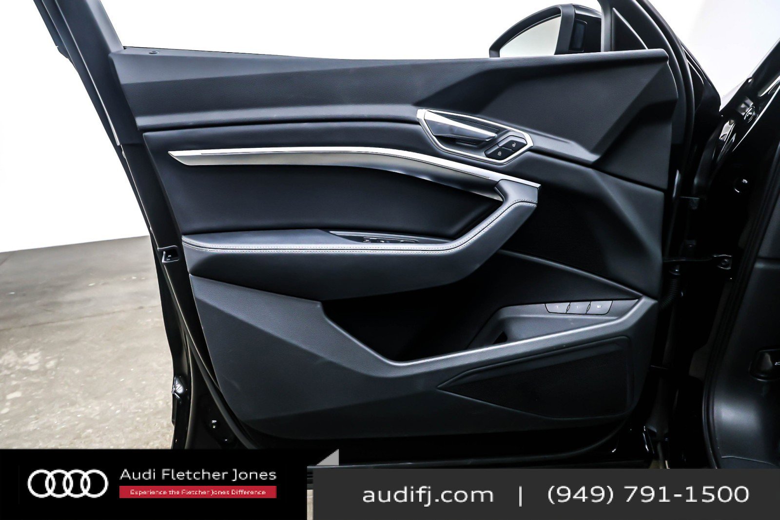 Used 2021 Audi e-tron Premium w/ Convenience Plus Package image 21