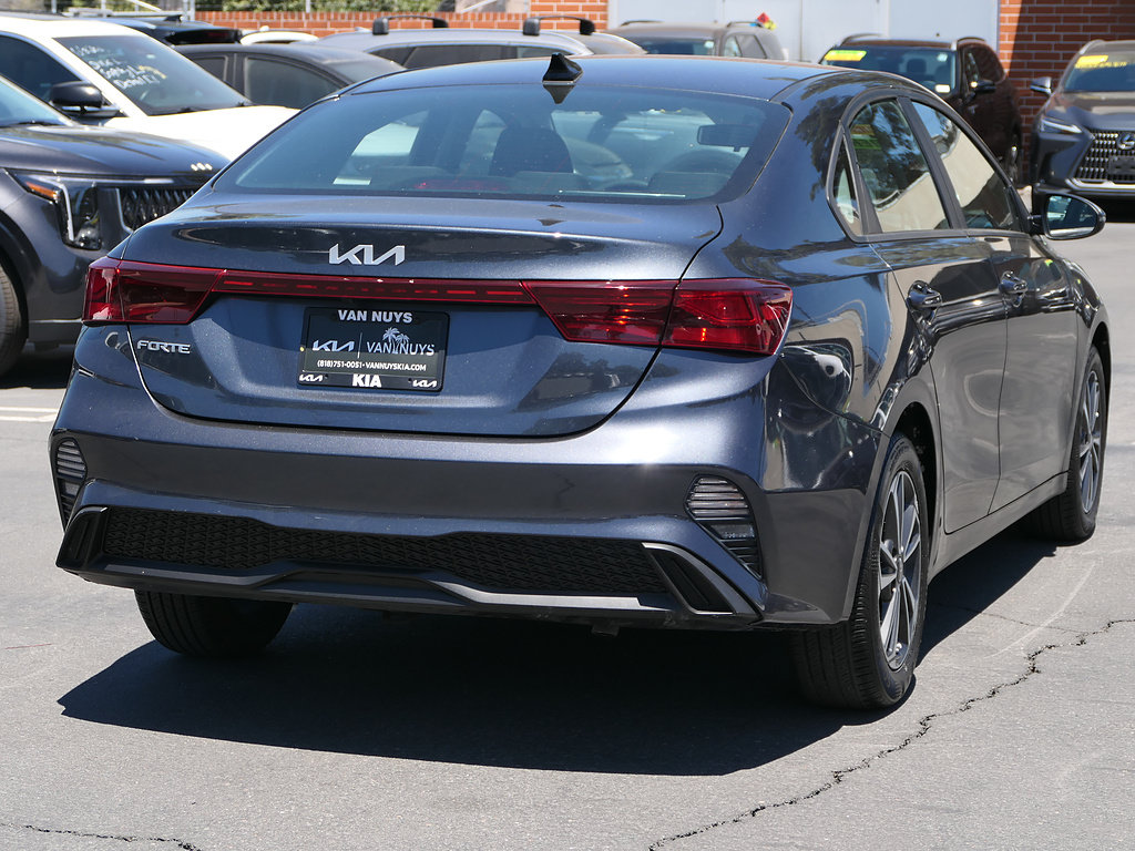 Used 2024 Kia Forte LXS w/ LXS Technology Package FWD image 3
