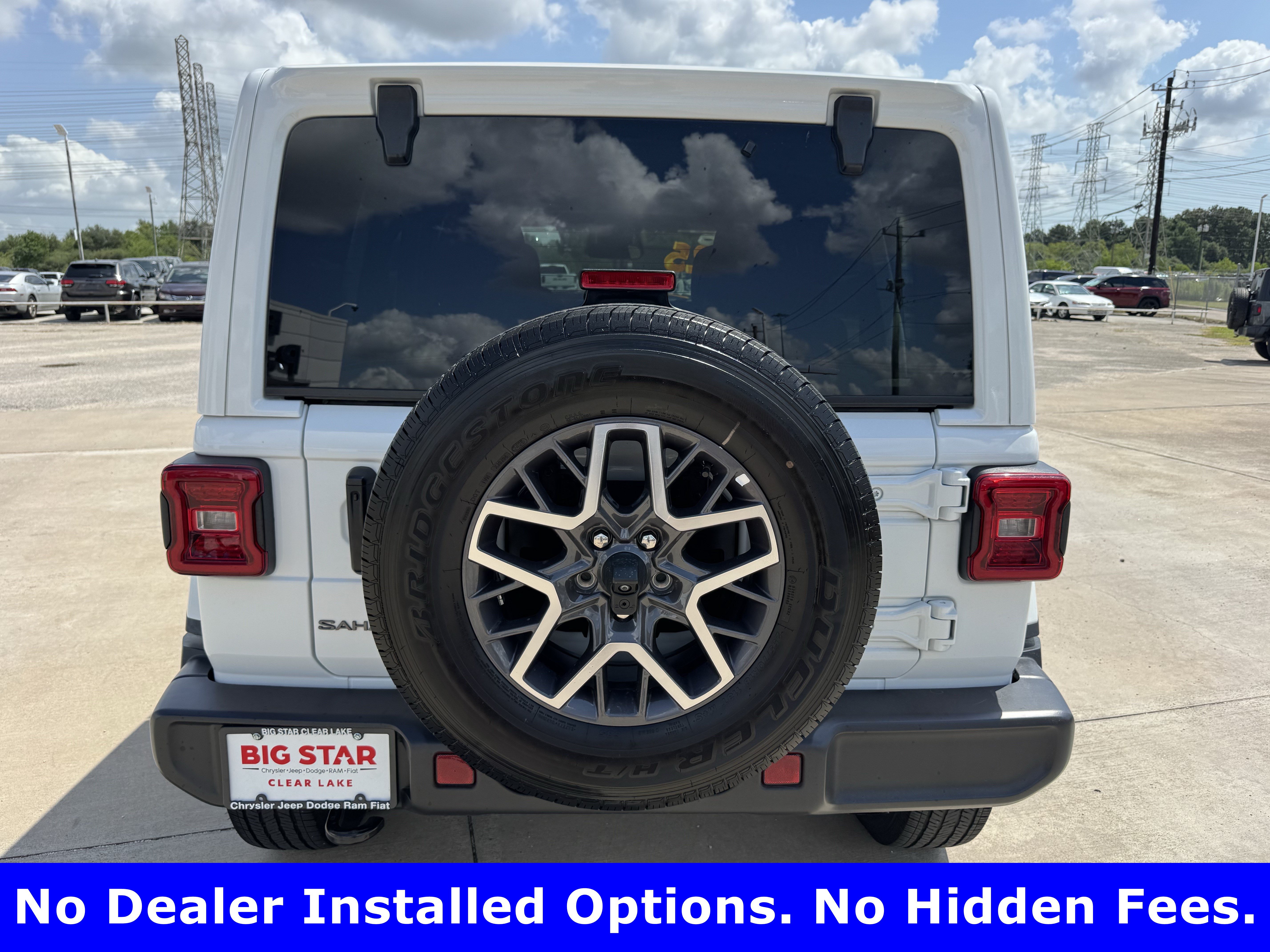 Used 2025 Jeep Wrangler Unlimited Sahara AWD/4WD image 7