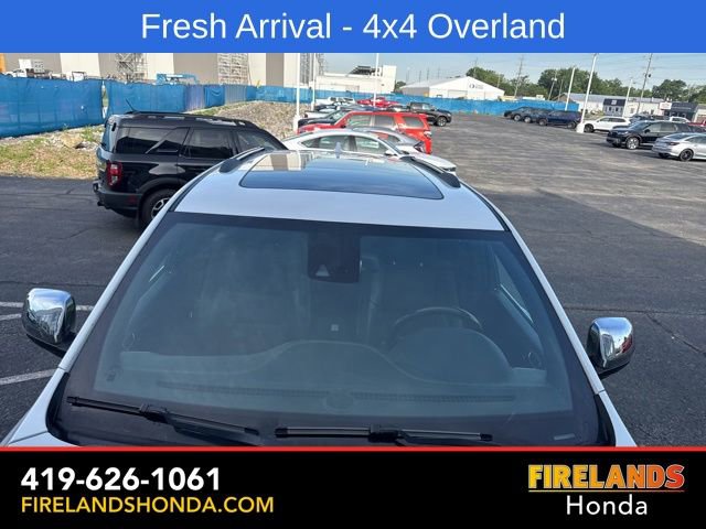Used 2014 Jeep Grand Cherokee Overland w/ Advanced Technology Group AWD/4WD image 9