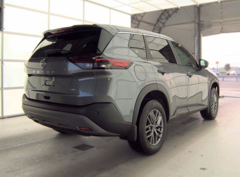 Used 2023 Nissan Rogue S AWD/4WD image 3