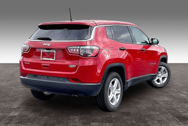 Used 2023 Jeep Compass Sport AWD/4WD image 2