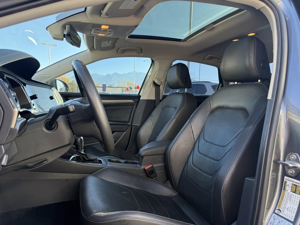 Used 2020 Volkswagen Jetta SEL Premium image 10