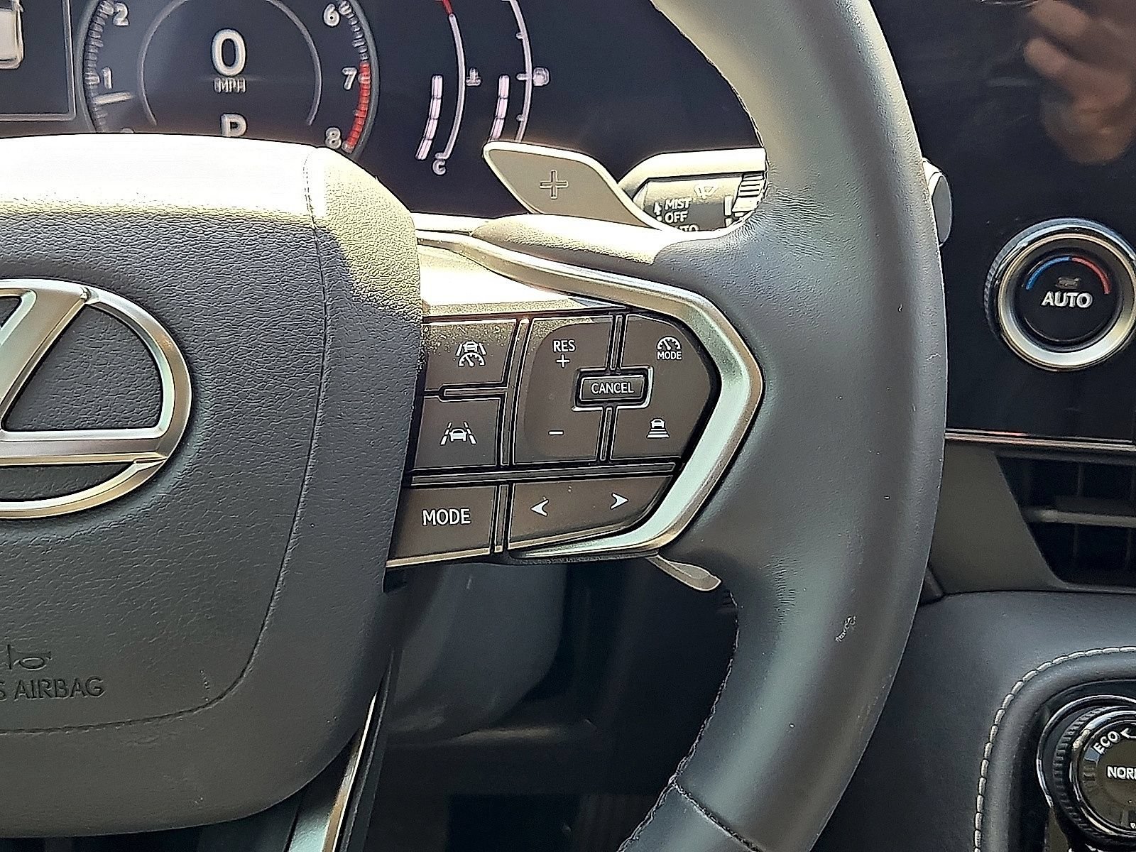Used 2025 Lexus NX 250 FWD w/ Towing Package (2000 Lbs) image 19