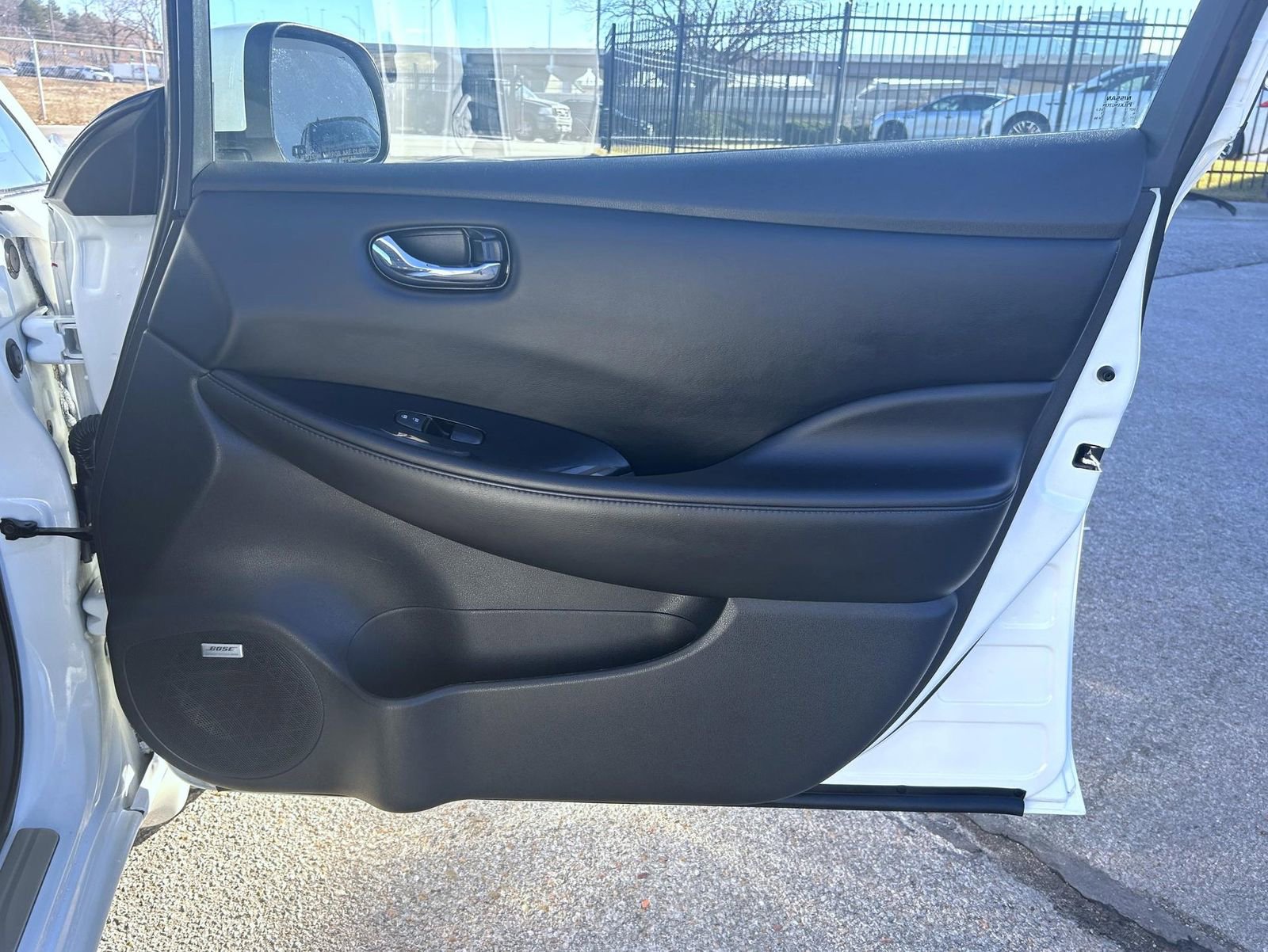 Used 2015 Nissan Leaf SL w/ Premium Package image 15