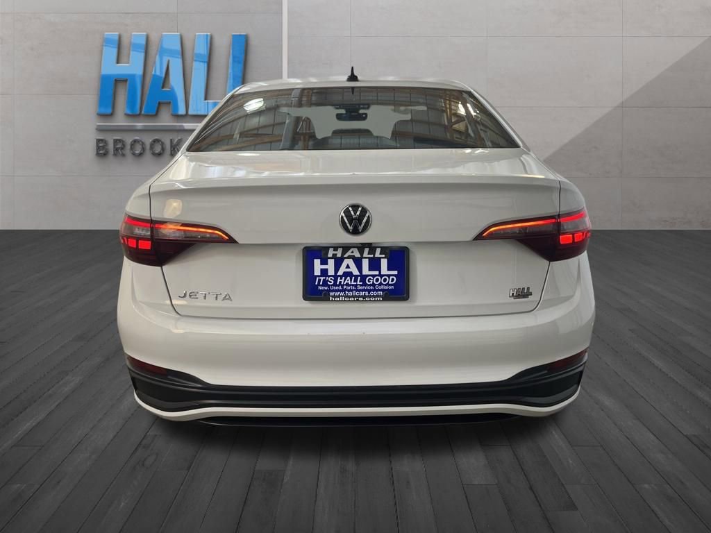 Certified 2024 Volkswagen Jetta Sport image 5