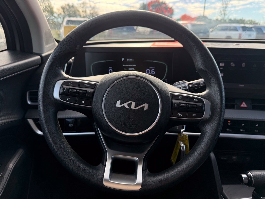 Used 2023 Kia Sportage LX FWD image 13
