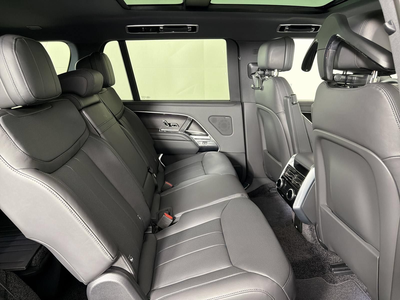 New 2026 Land Rover Range Rover Long Wheelbase SE AWD/4WD image 30