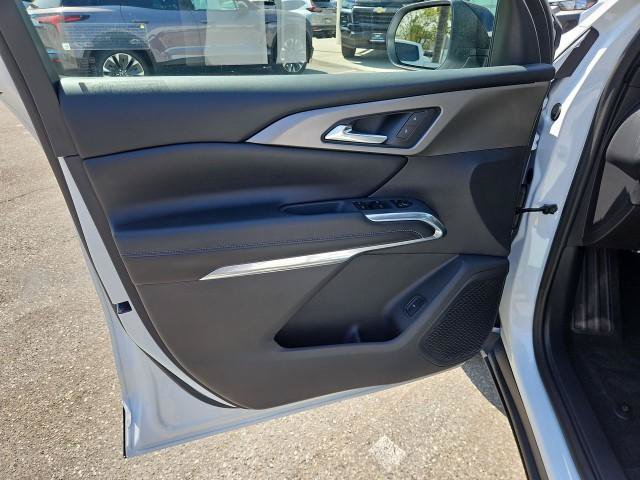 New 2027 Chevrolet Traverse LT w/ LPO, Cargo Package FWD image 22