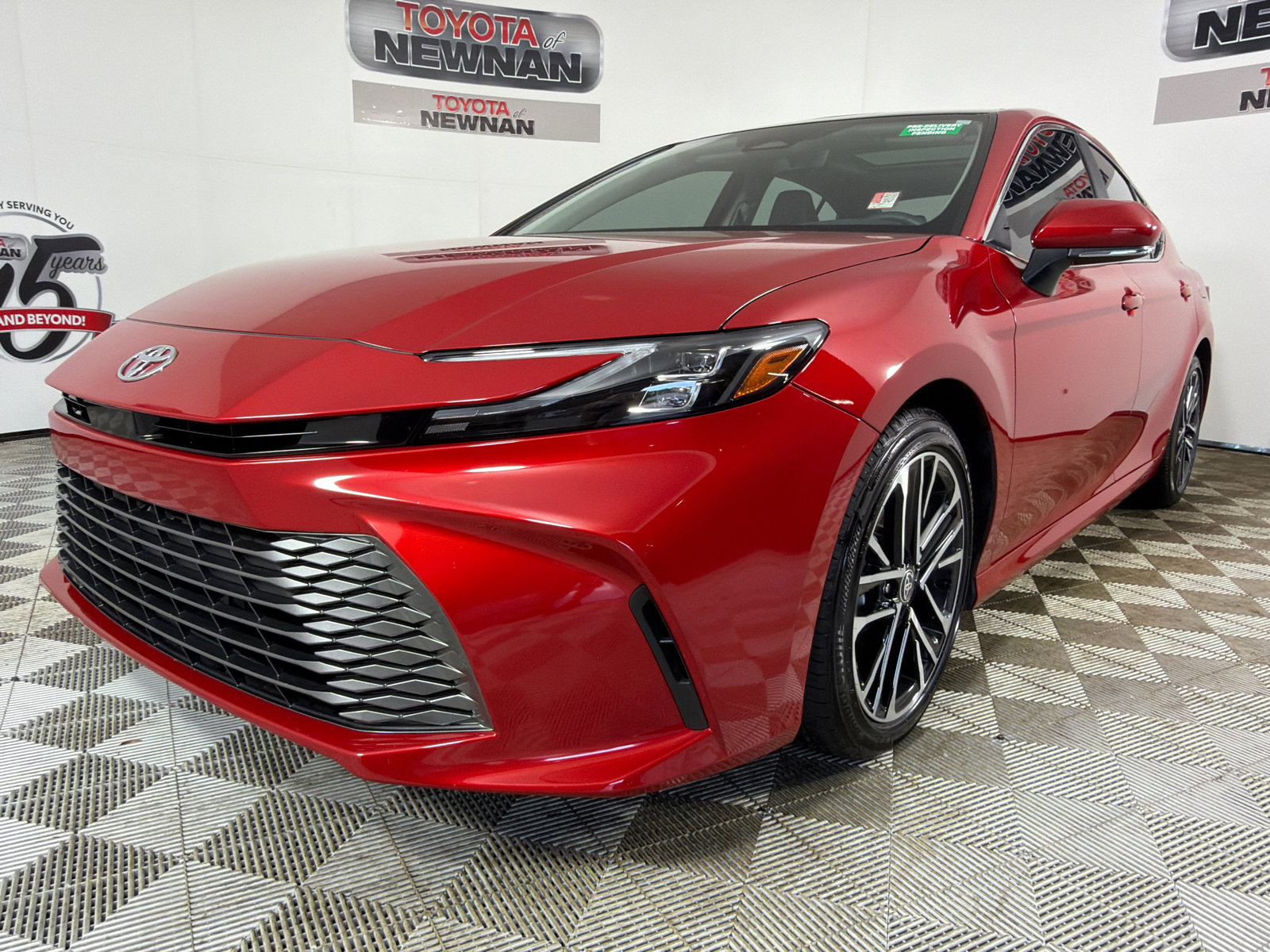 Used 2025 Toyota Camry XLE FWD image 8