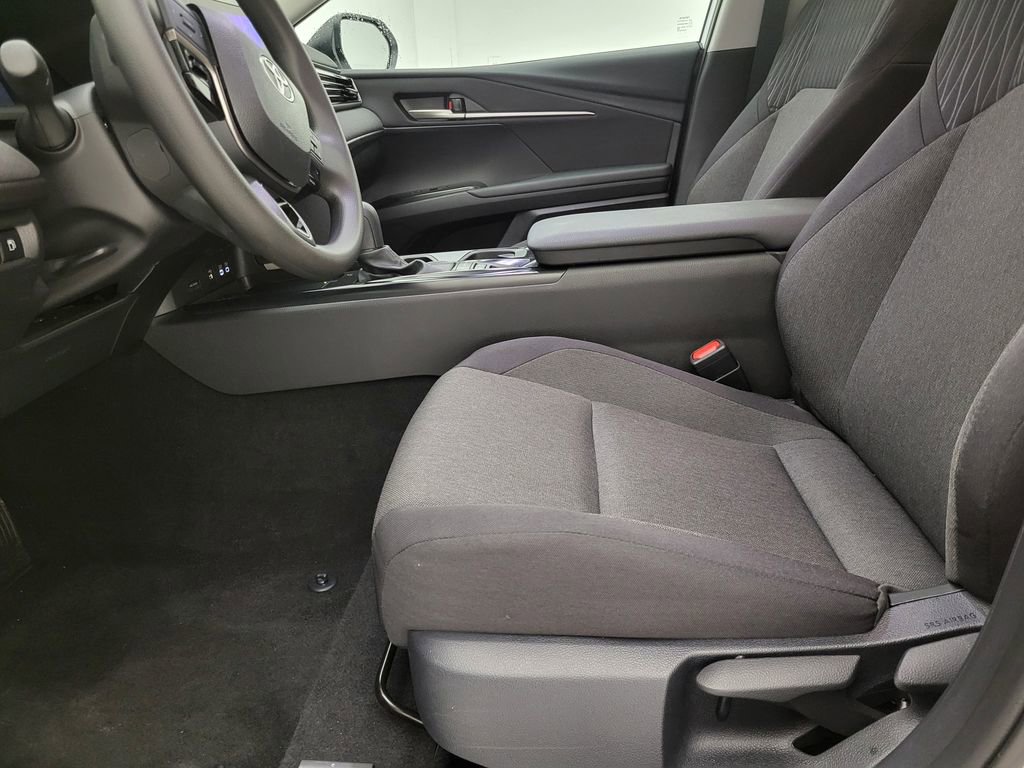 Used 2025 Toyota Camry LE FWD image 25