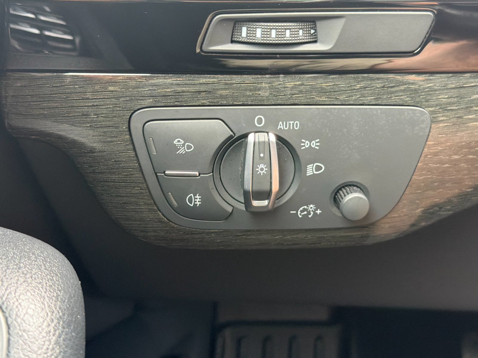 Used 2019 Audi Q7 3.0T Premium AWD/4WD image 31