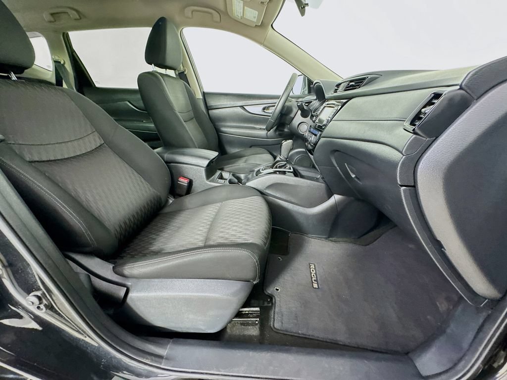 Used 2018 Nissan Rogue SV AWD/4WD image 34