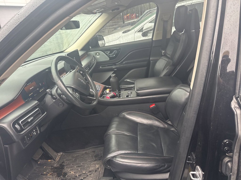 Used 2022 Lincoln Aviator Reserve w/ Equipment Group 201A image 3